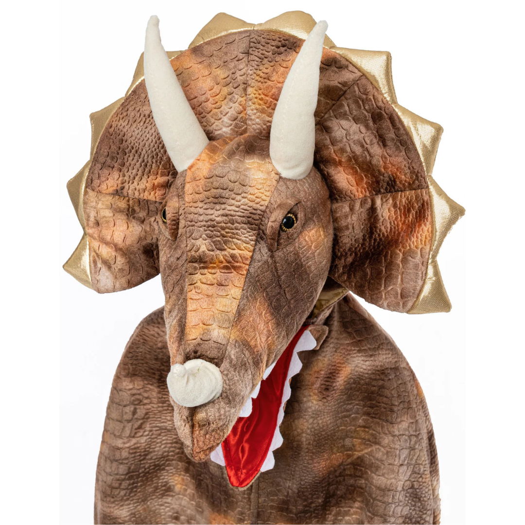 Capa de triceratops grandasaurus con garras