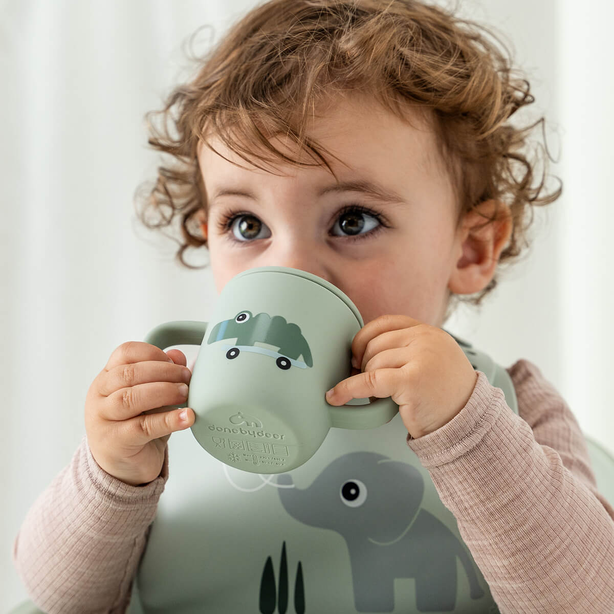 Taza de silicona con asas DONEBYDEER · playground verde