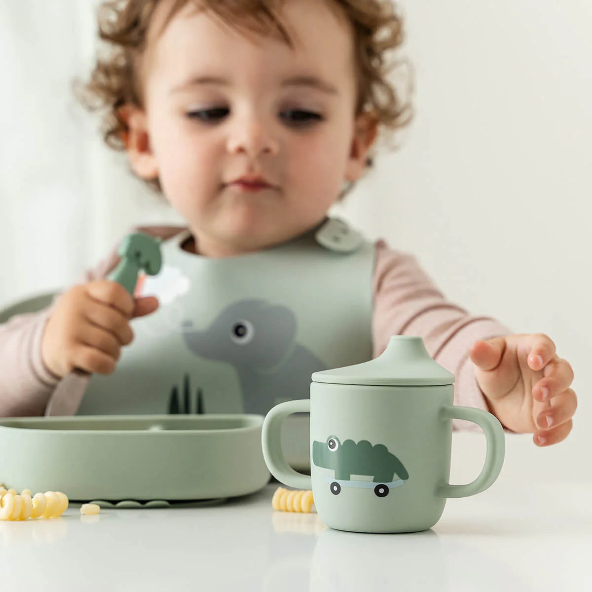 Taza de silicona con asas DONEBYDEER · playground verde