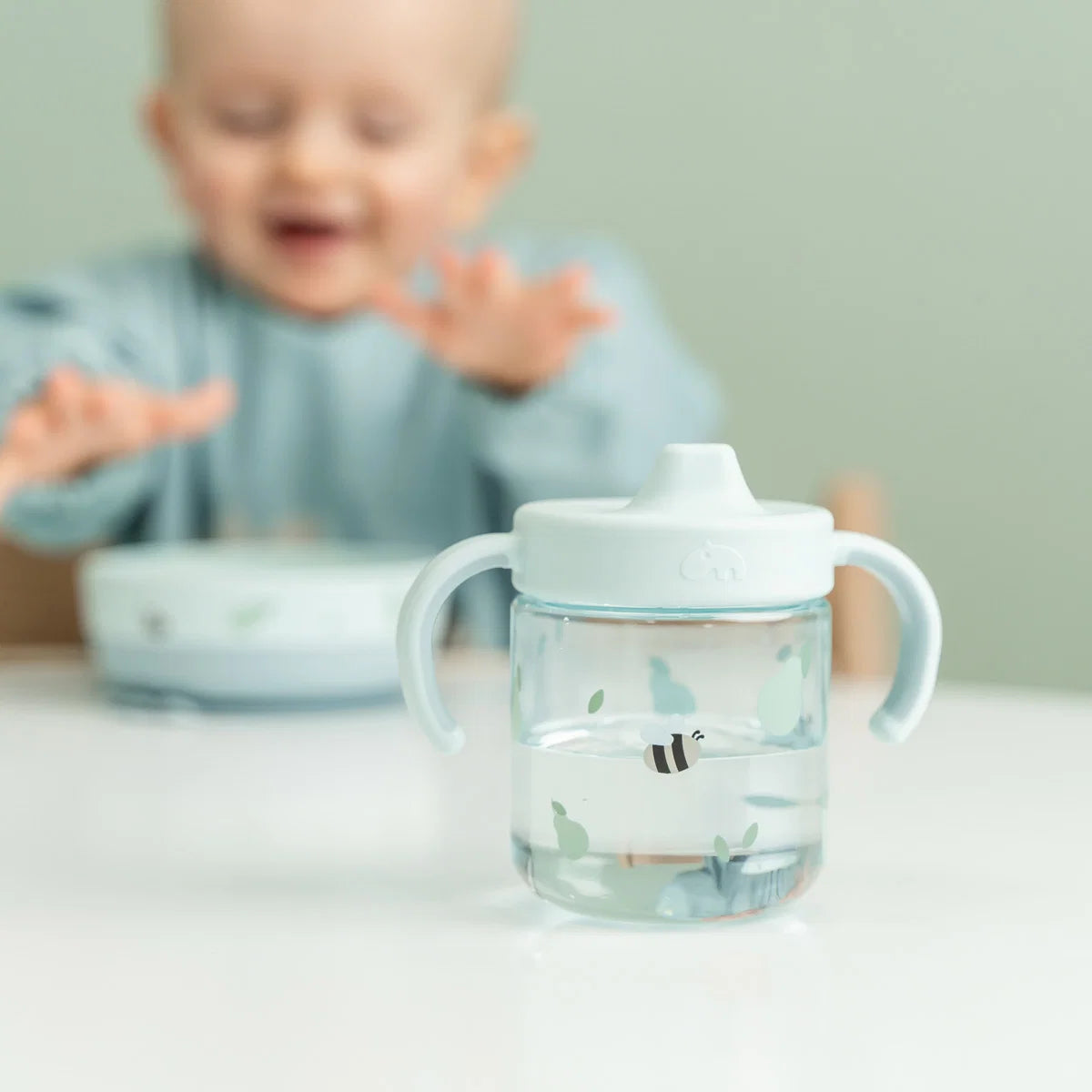 Vajilla con ventosa DONEBYDEER tiny farm · azul