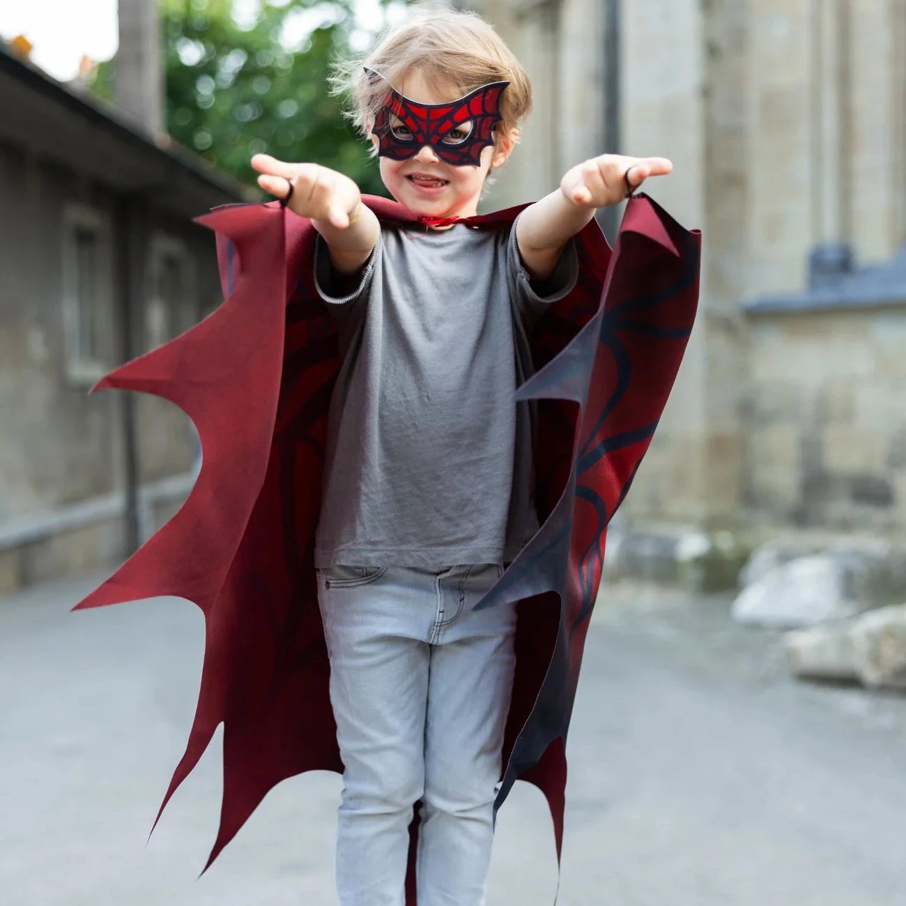 Capa de spiderman con antifaz