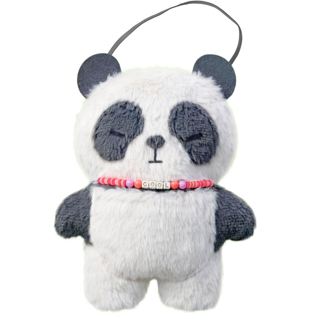 Cosiendo mi peluche de panda