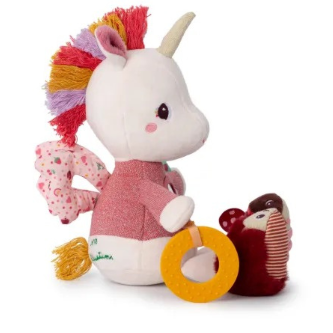 Lena, el unicornio multiactividad