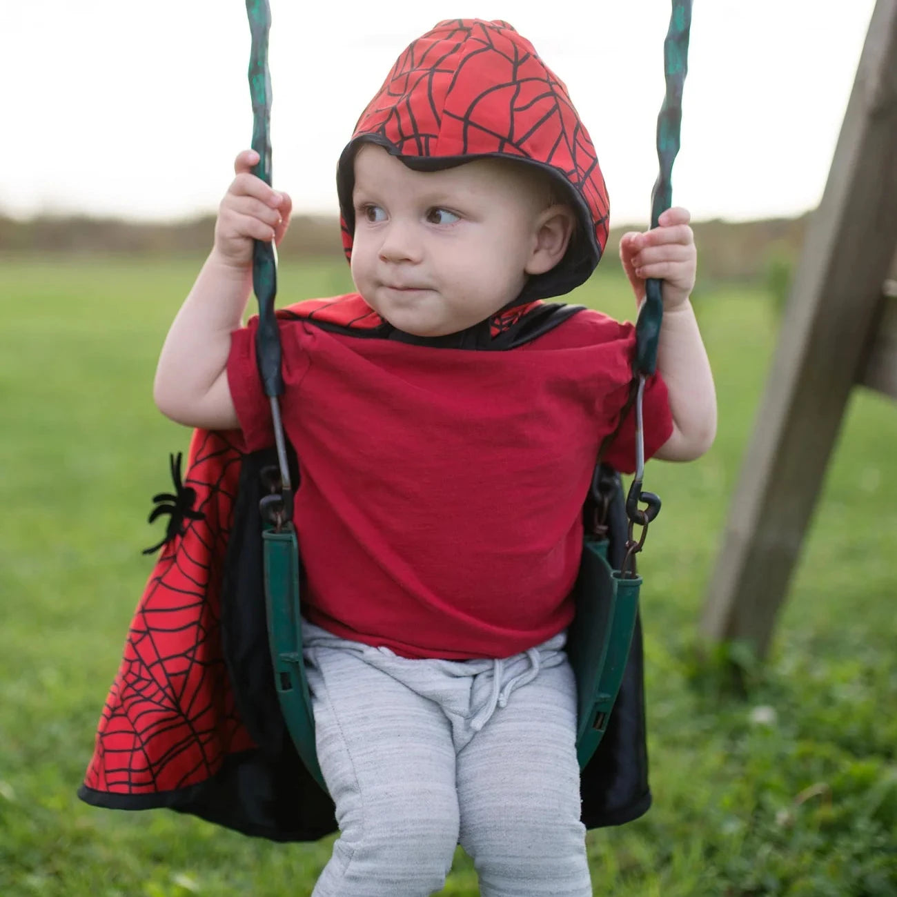 Capa reversible spiderman y batman para bebé