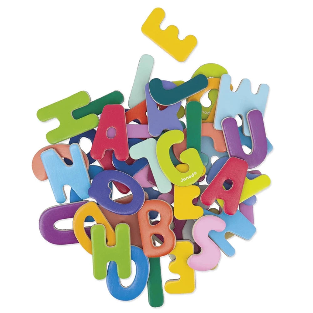 52 letras magnéticas