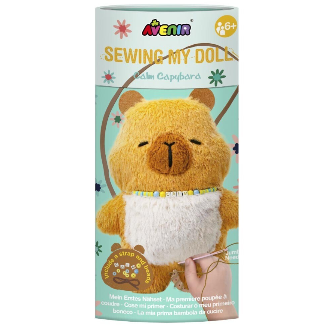 Cosiendo mi peluche de capibara