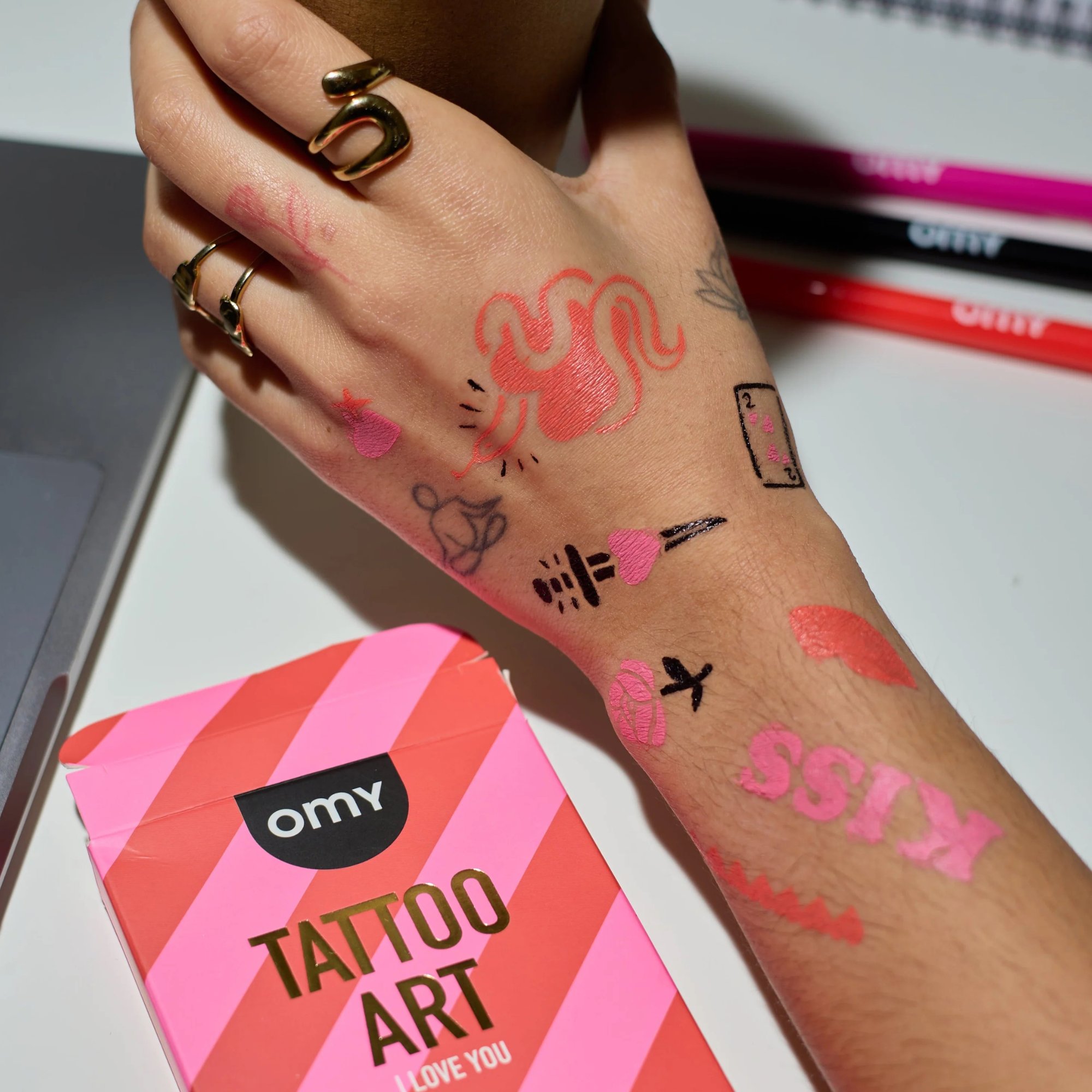 Rotuladores tattoos OMY · I love you