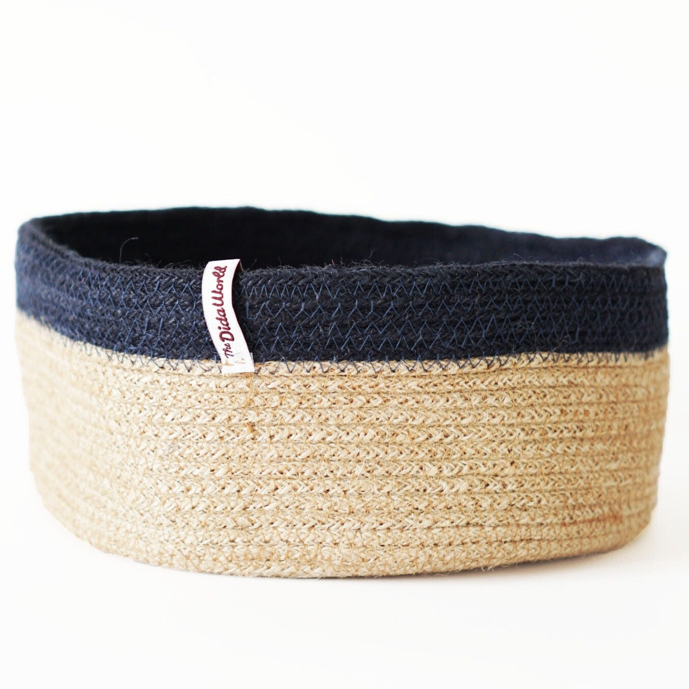 Cesto artesanal de yute