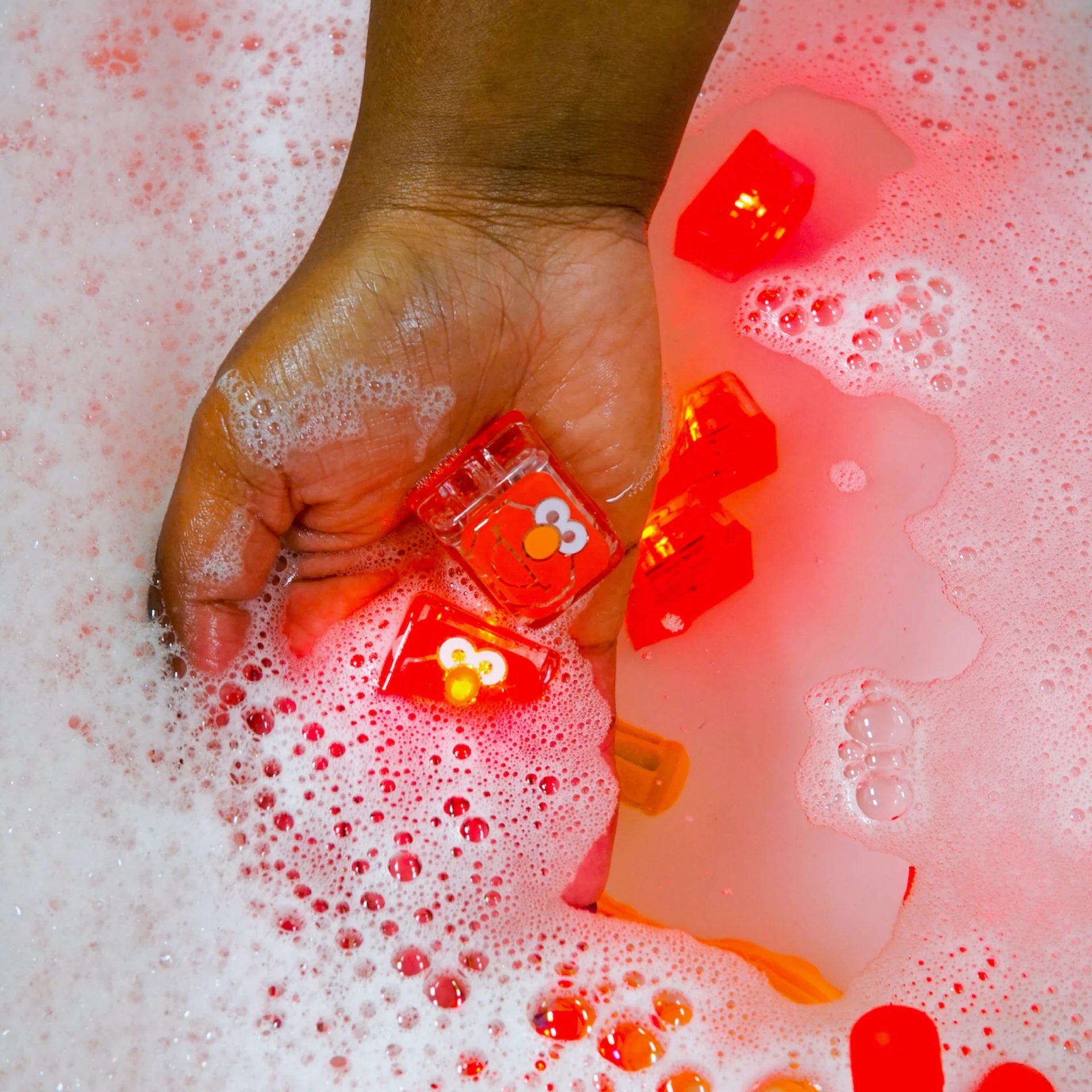 Cubos ¡con luz! para el baño GLOPALS · ELMO