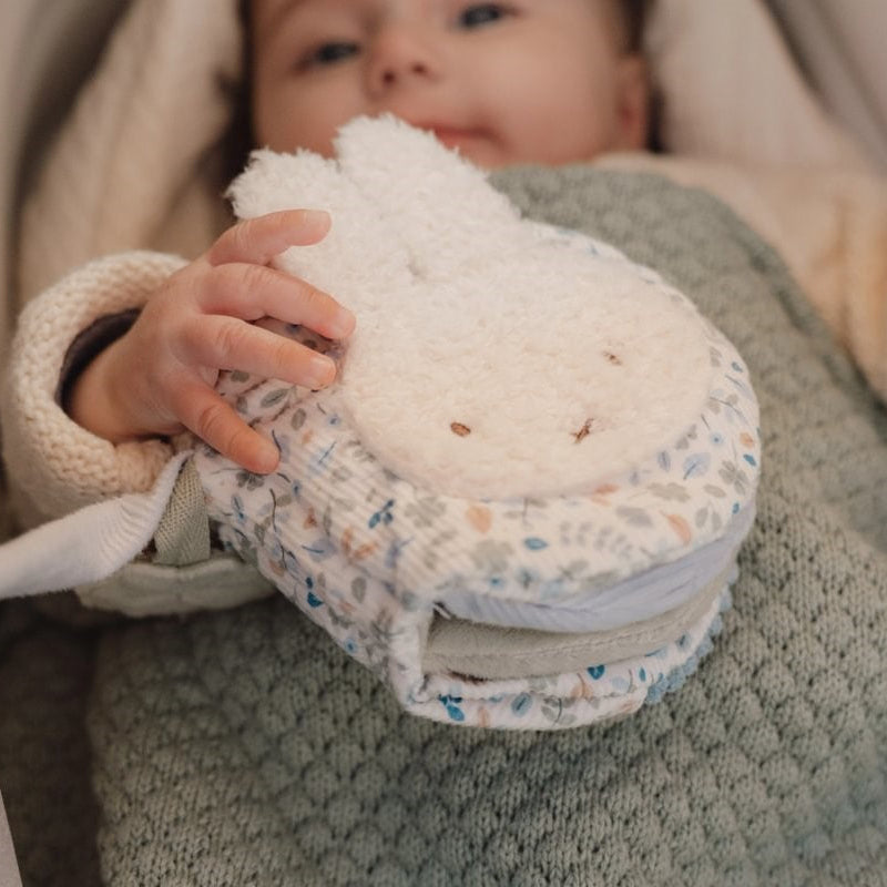 Libro blandito con anilla LITTLE DUTCH · miffy leaves
