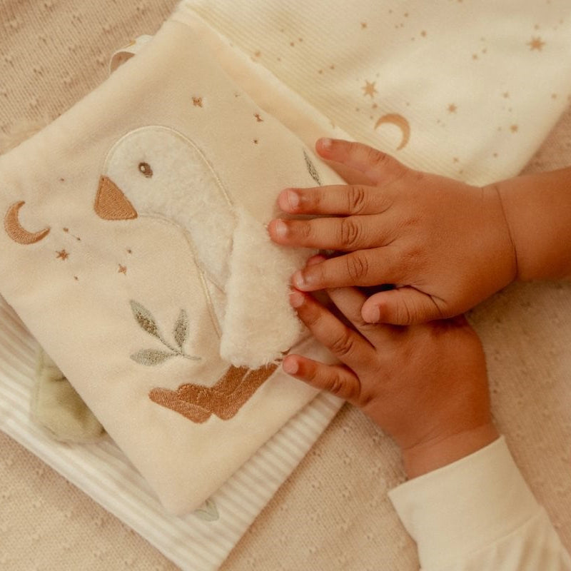 Libro blandito de actividades Little Dutch · natural