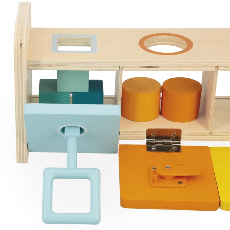 Caja de llaves y formas
