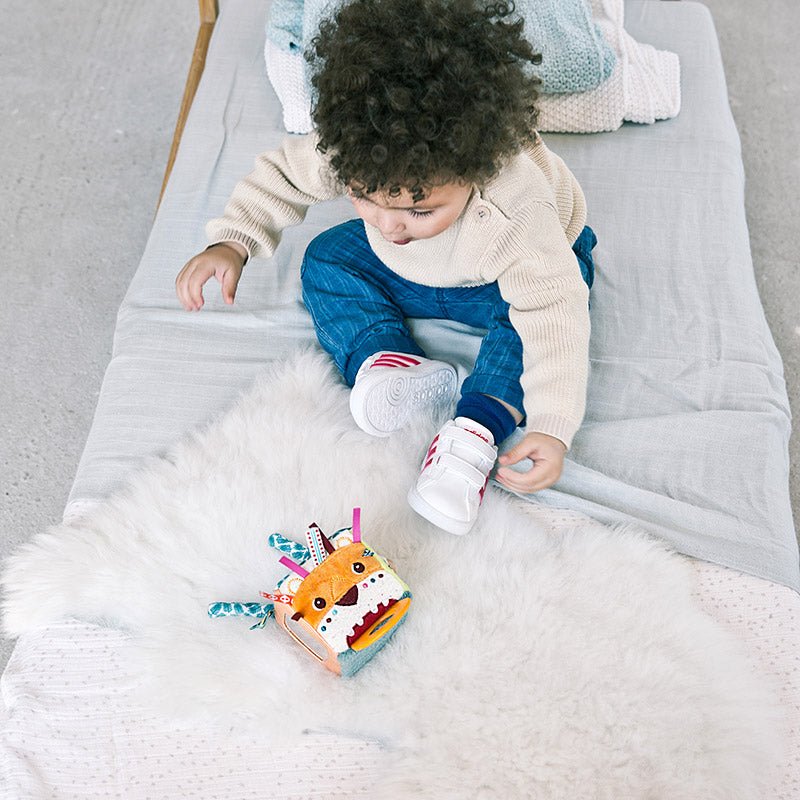 Cubo Pequeño de Actividades · Jack - La Chata Merengüela