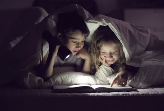 Cuentos para leer con luz ultravioleta - La Chata Merengüela