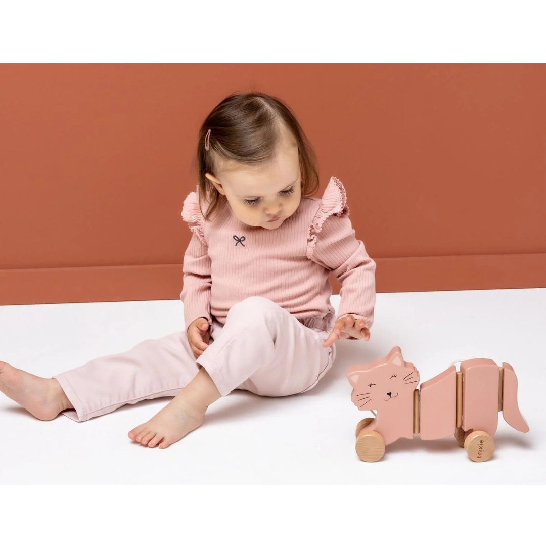 Arrastre ondulante de madera TRIXIE · mrs. cat