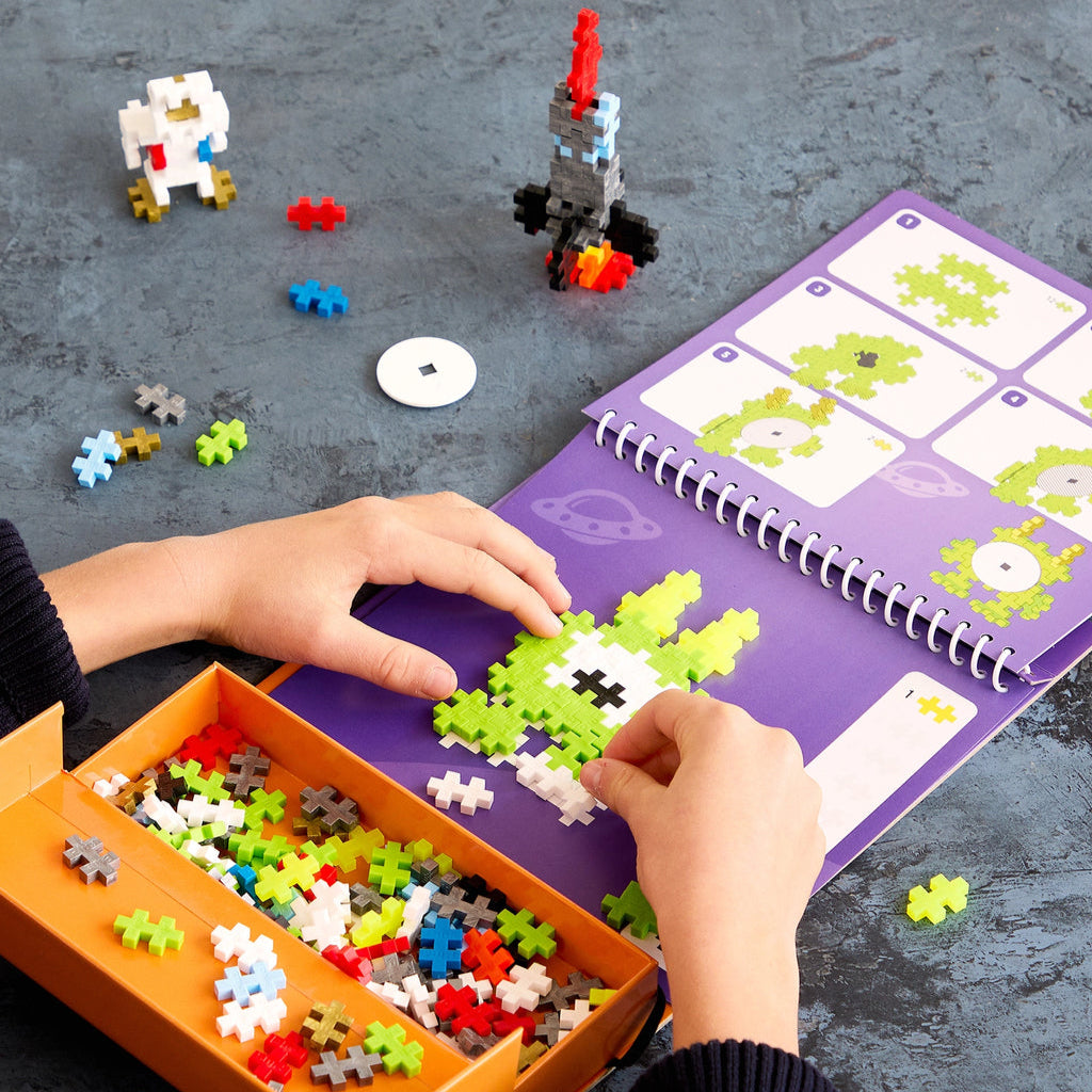 Set de actividades PLUS-PLUS 125 piezas · espacio