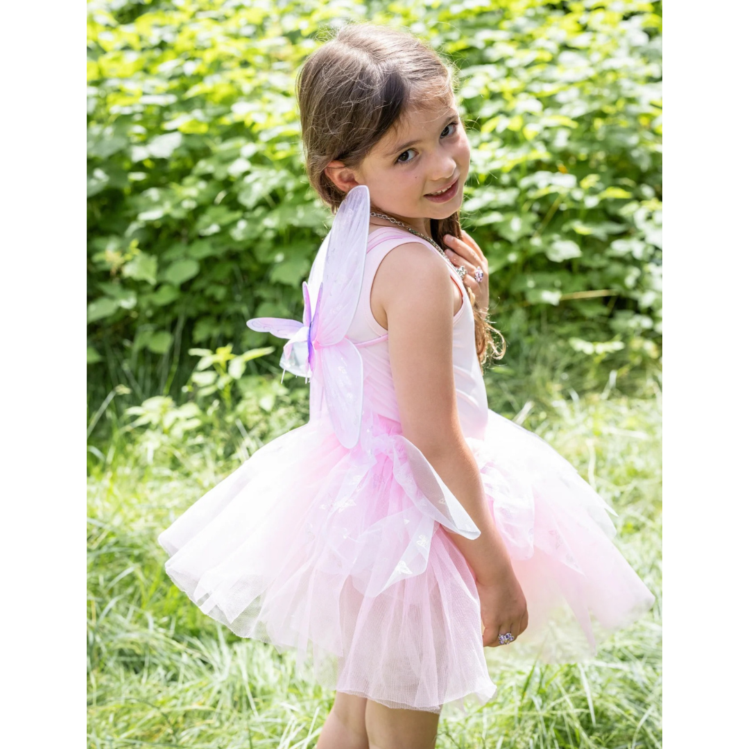 Falda de mariposa revoloteante con alas