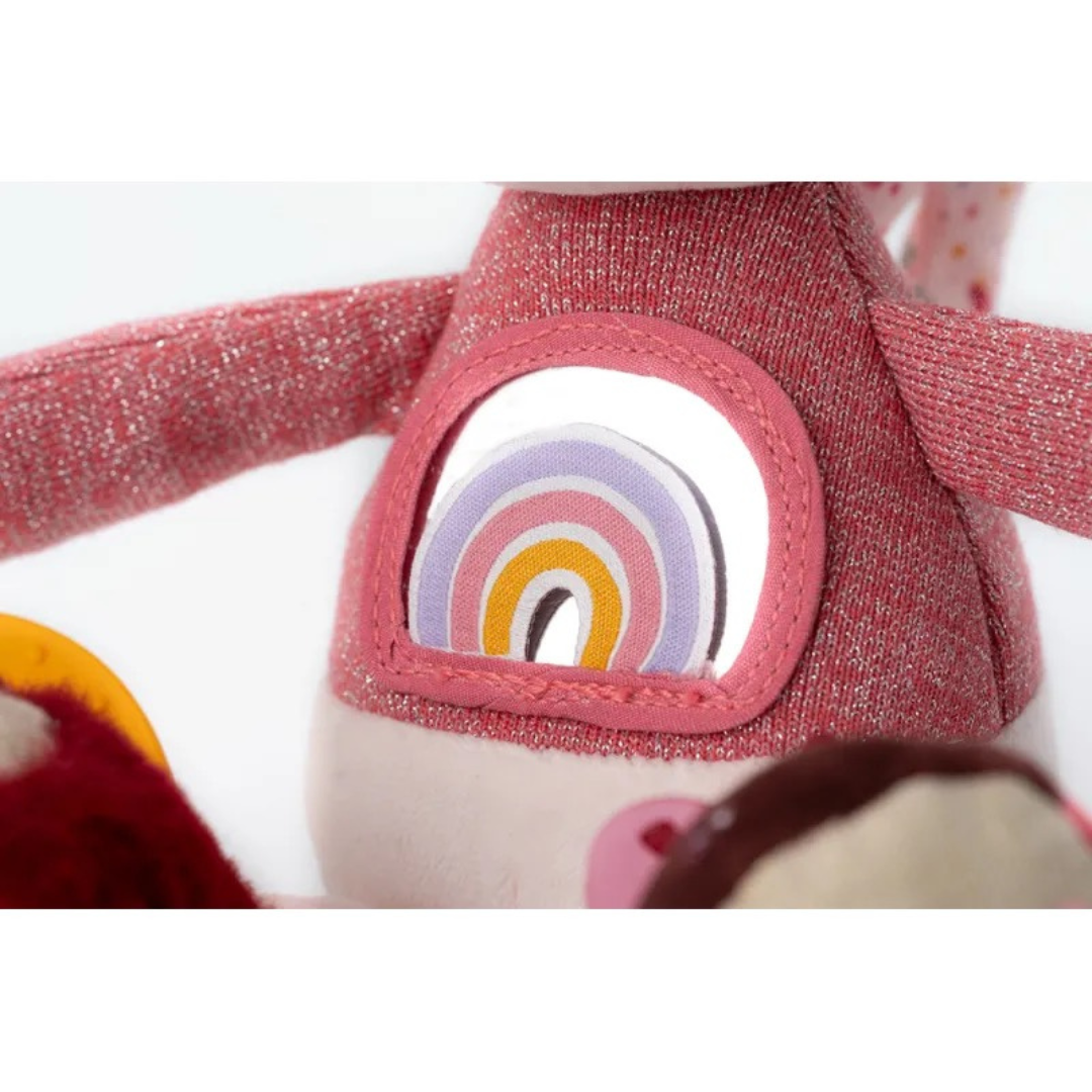 Lena, el unicornio multiactividad