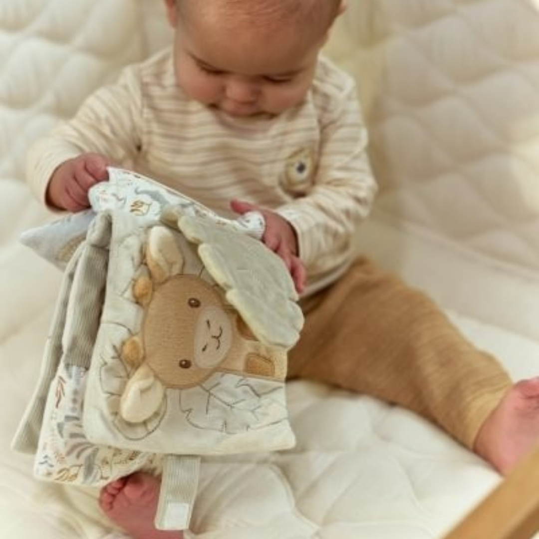 Libro blandito de actividades LITTLE DUTCH · safari friends