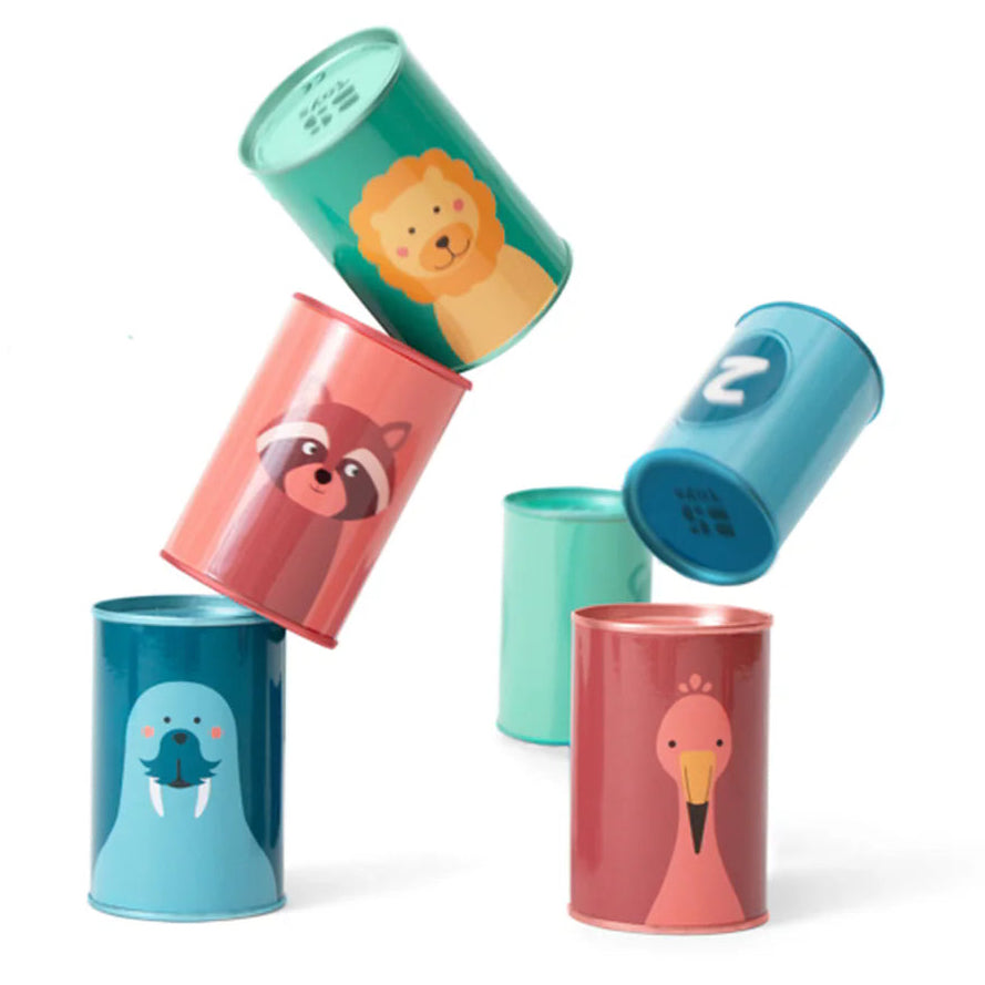 Juego de puntería con latas de animales