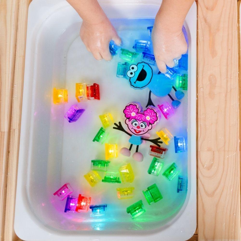 Cubos ¡con luz! para el baño GLOPALS · ABBY CADABBY