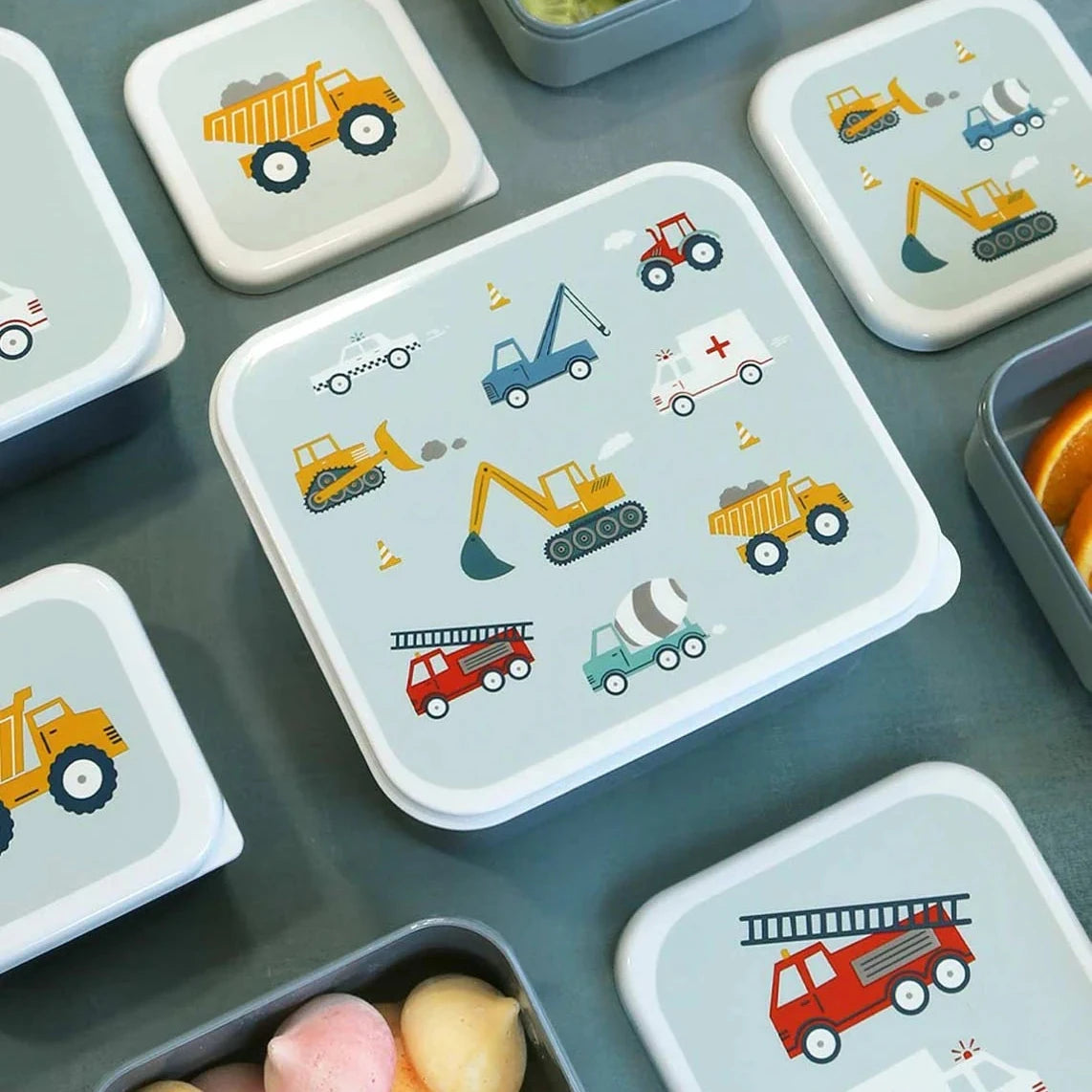 4 cajas snacks ALLC · vehículos