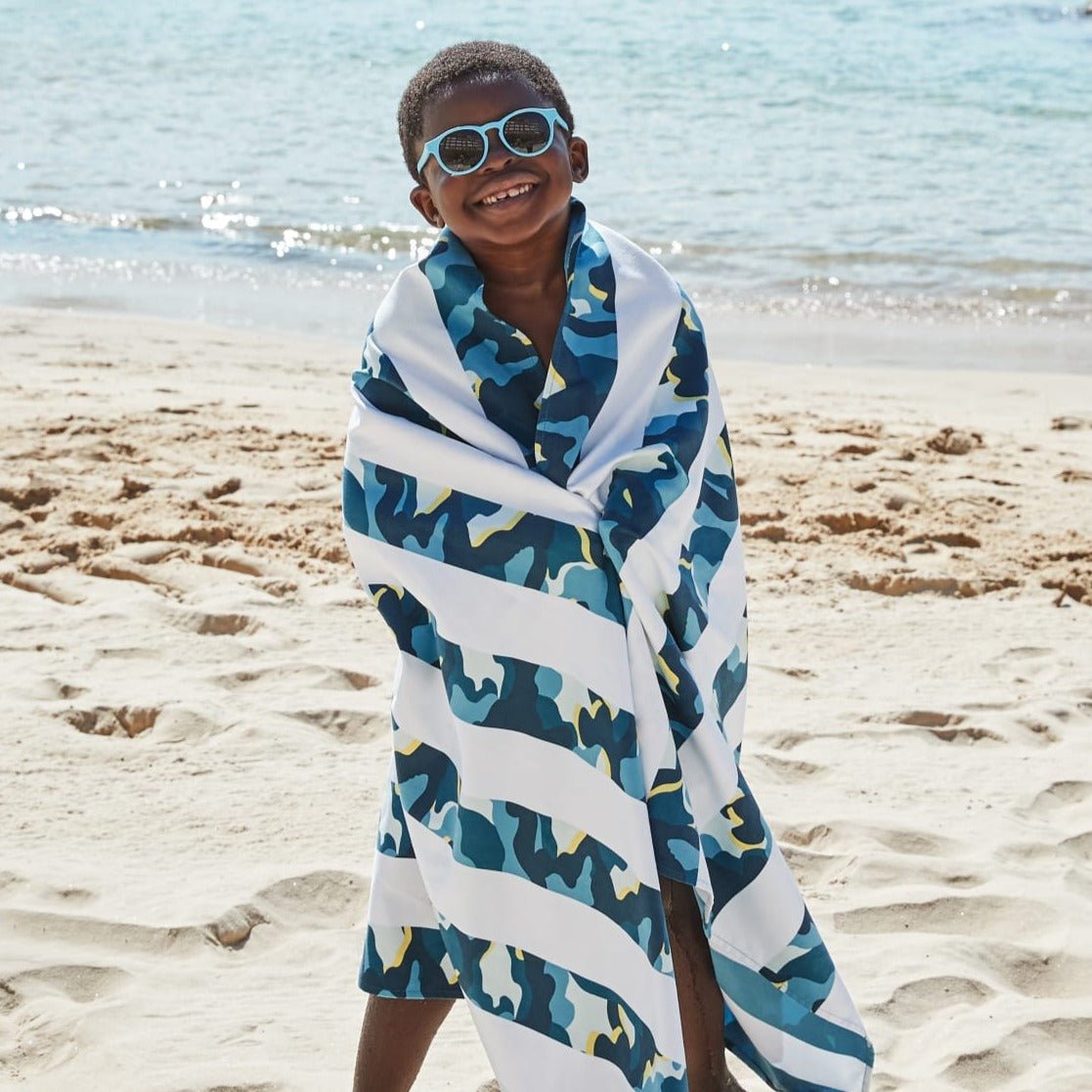Toalla playa microfibra DOCK & BAY · cool camo