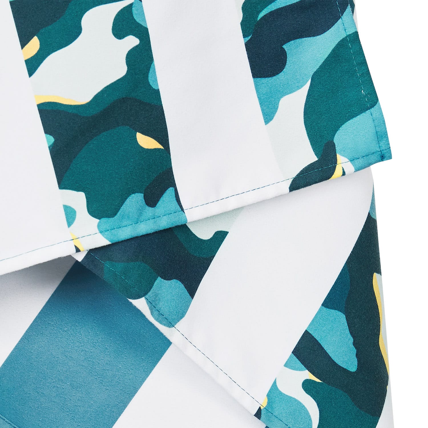 Toalla playa microfibra DOCK & BAY · cool camo