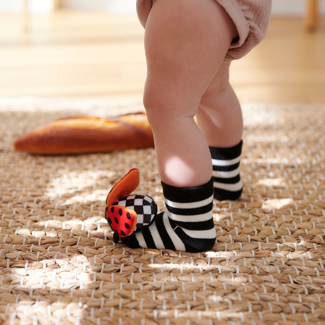 Calcetines de estimulación · Ladybug - La Chata Merengüela